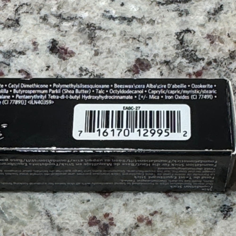 Bobbi Brown Golden Almond Skin Foundation Stick - Picture 4 of 7